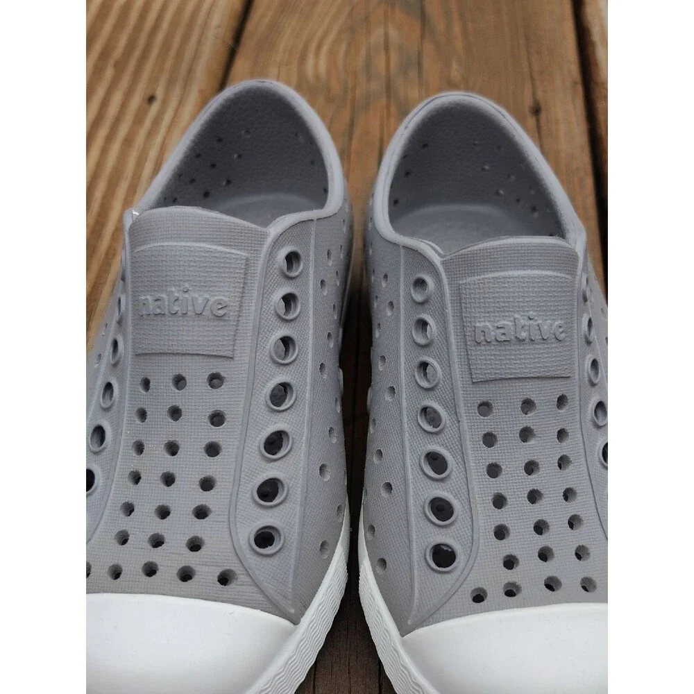 Native Gray Jefferson Slip-On Water Shoes Sneakers Size 8 Kids